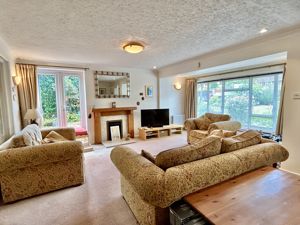 Lounge- click for photo gallery